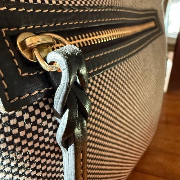 Dooney & Bourke Canvas Tote Bag – Black & White Canvas Vacchetta Leather Trim - Picture 7 of 12